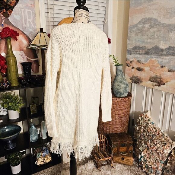 Acoa V- Neck Fringe Detail Acrylic, Chunky Stylish  Knitted Sweater. - Picture 3 of 13